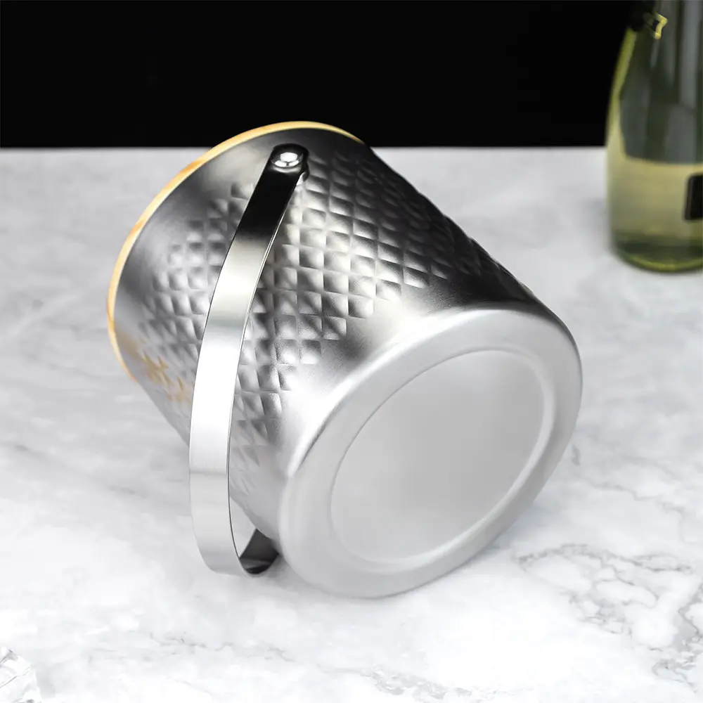 Ice Bucket with Lid (7).jpg