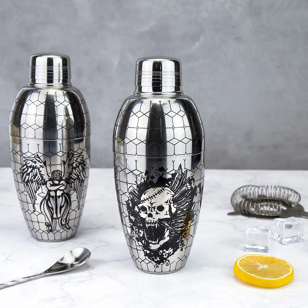 Cocktail Shaker Skull Etched (7).jpg