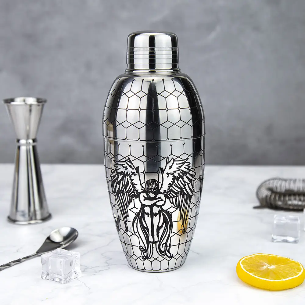 Japanese Style 550ml Etching Pattern Built-In Strainer Cocktail Shaker
