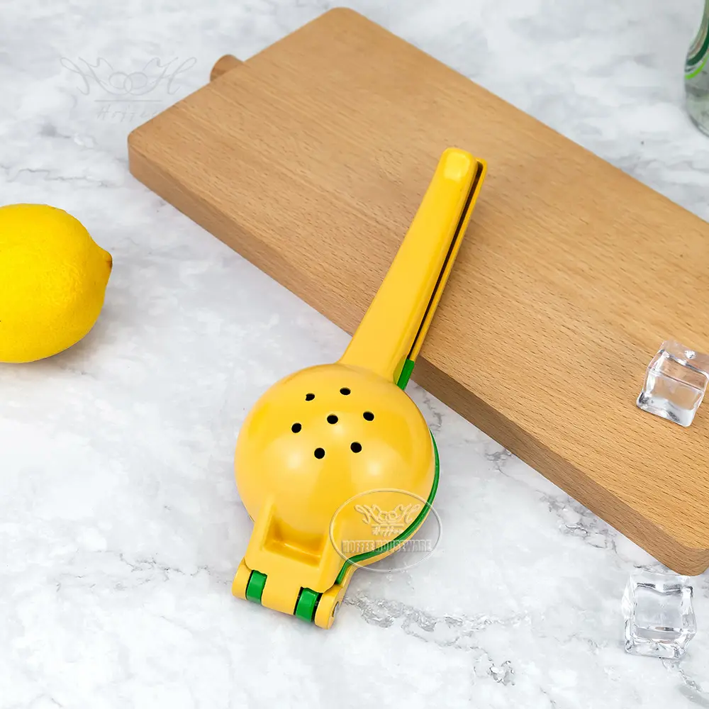 2-in-1 Multi-Function Handheld Juicing Lemon Squeezer-1 (6)